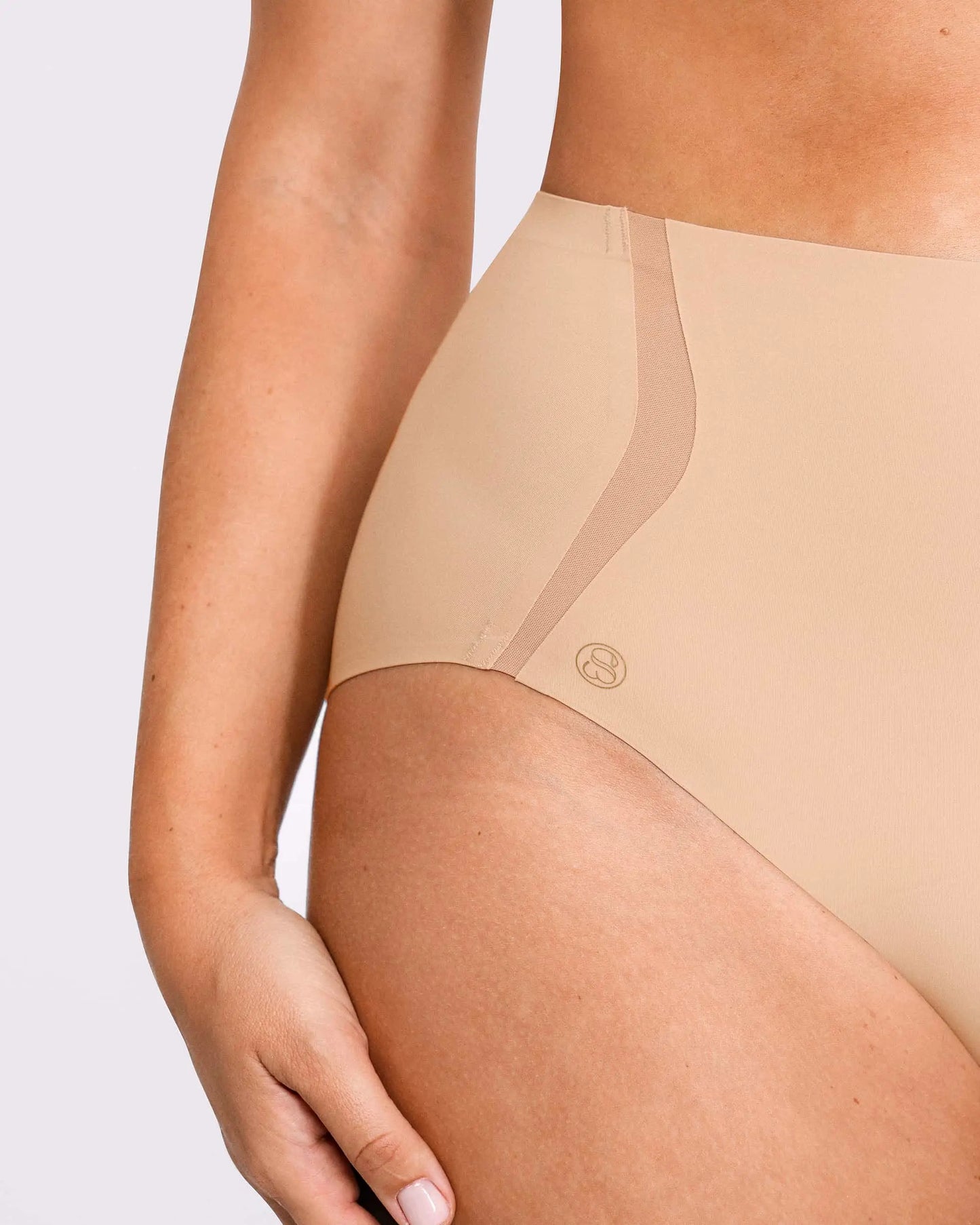 Curve Code™ Contour Comfy Smoothing Brief