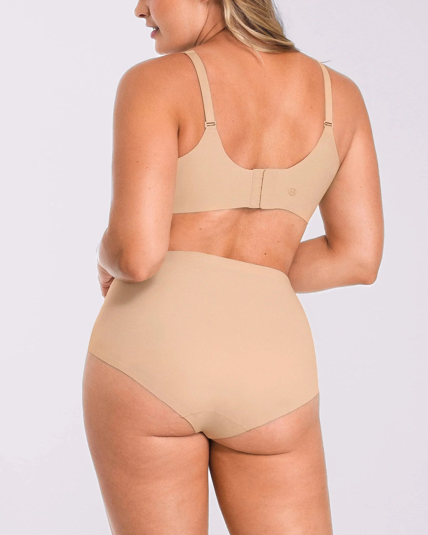 Curve Code™ Contour Comfy Smoothing Brief